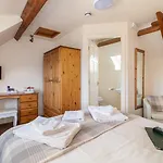 The Royal Oak 3*