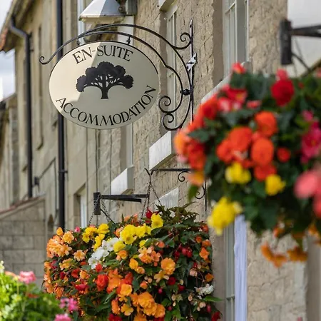 The Royal Oak Inn 3*