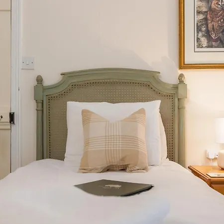 The Royal Oak 3*