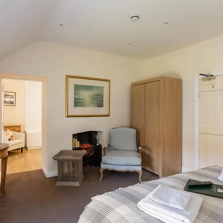 The Royal Oak 3*