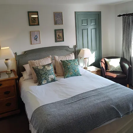 The Royal Oak Inn 3*