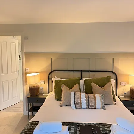 The Royal Oak 3*