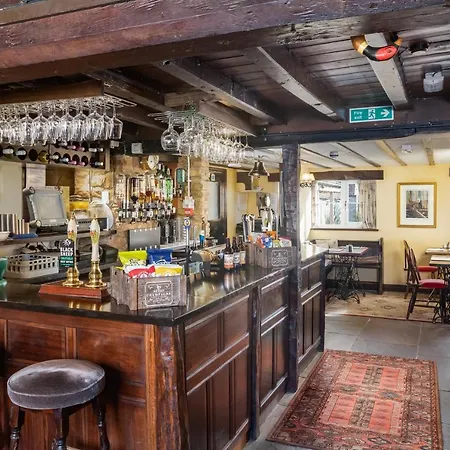 The Royal Oak 3*