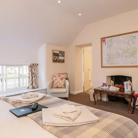 The Royal Oak 3*